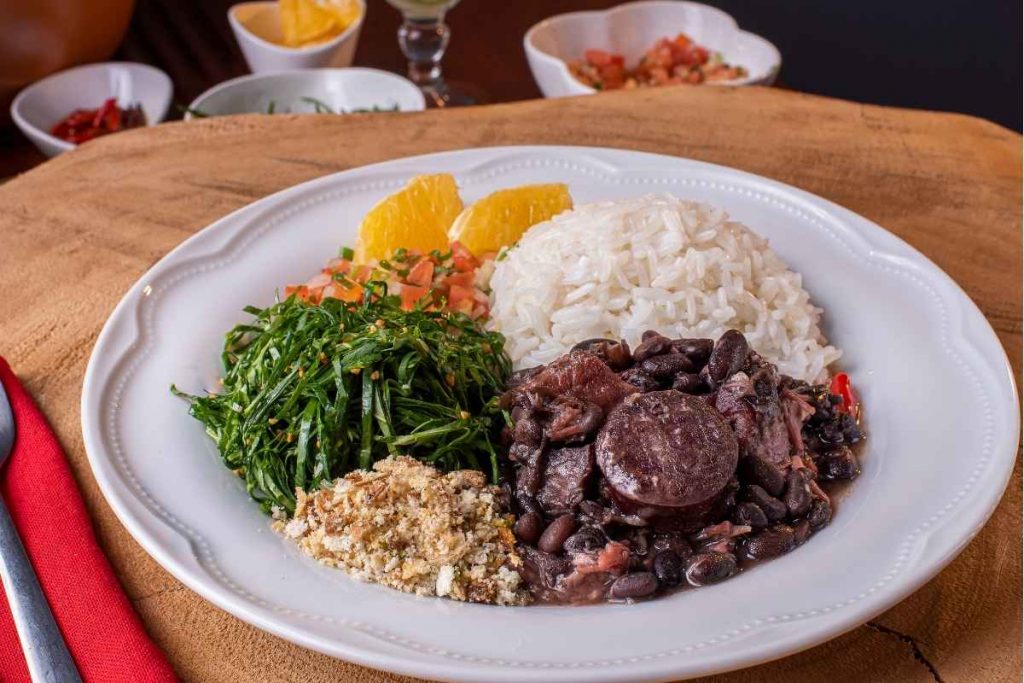 Assiette de Feijoada à portuguesa Saveur du Portugal